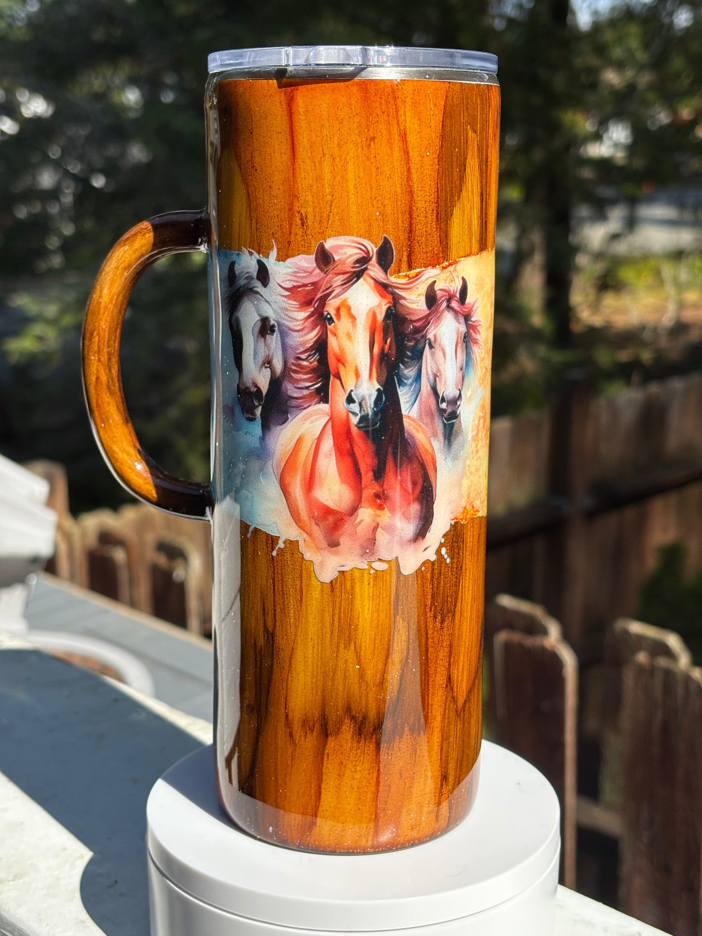 24 ounce handled plump Woodgrain Horses